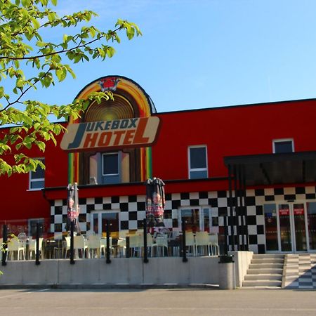 Jukebox Hotel Znojmo Exterior foto